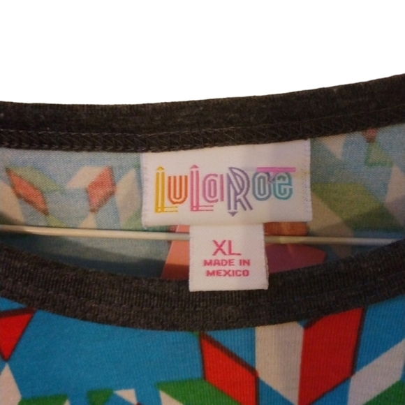 LuLaRoe Randy Tee Geometric Design Jersey Style Athleisure Top XL - Picture 3 of 7